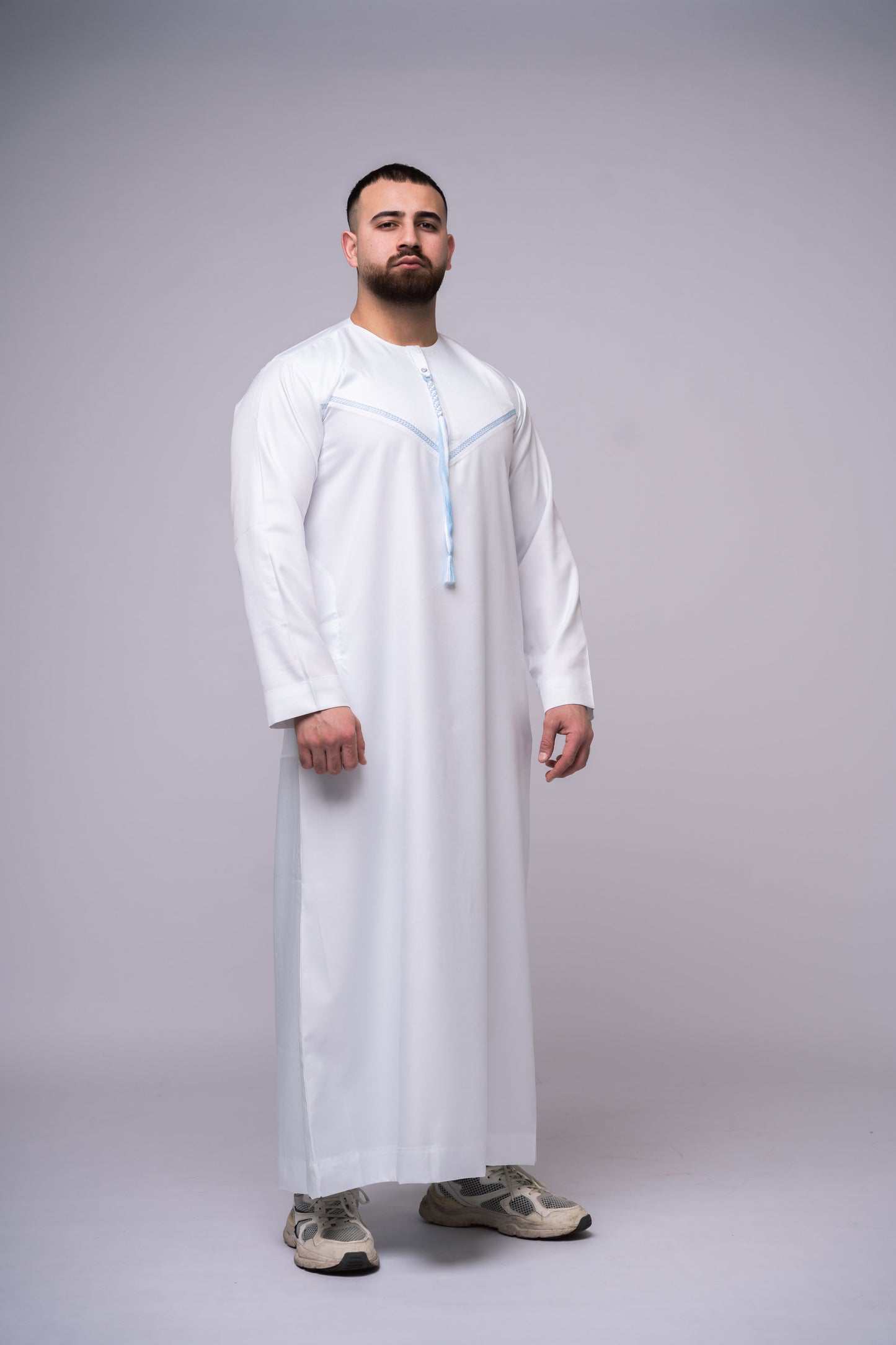 Omani Style Qamees Wit - Blauwe stiksel