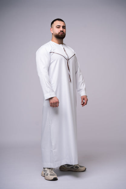 Omani Style Qamees Wit - Bruine stiksel