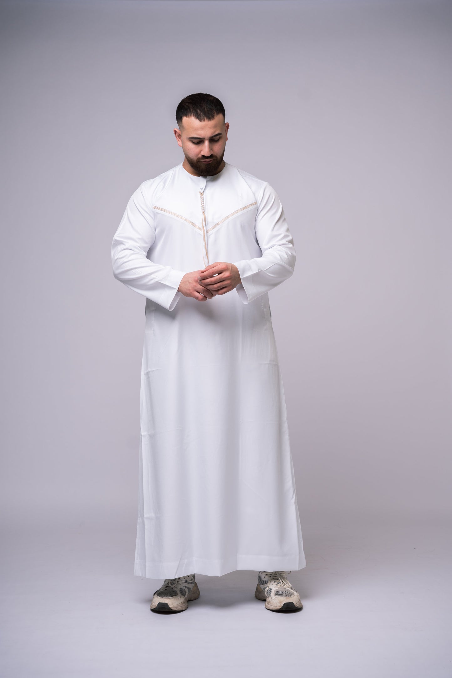 Omani Style Qamees Wit - Goude stiksel